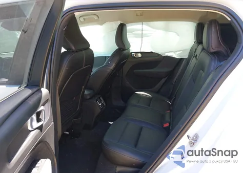 2021 Volvo Xc40 T5 Momentum from USA, damaged, VIN YV4162UK5M2485995